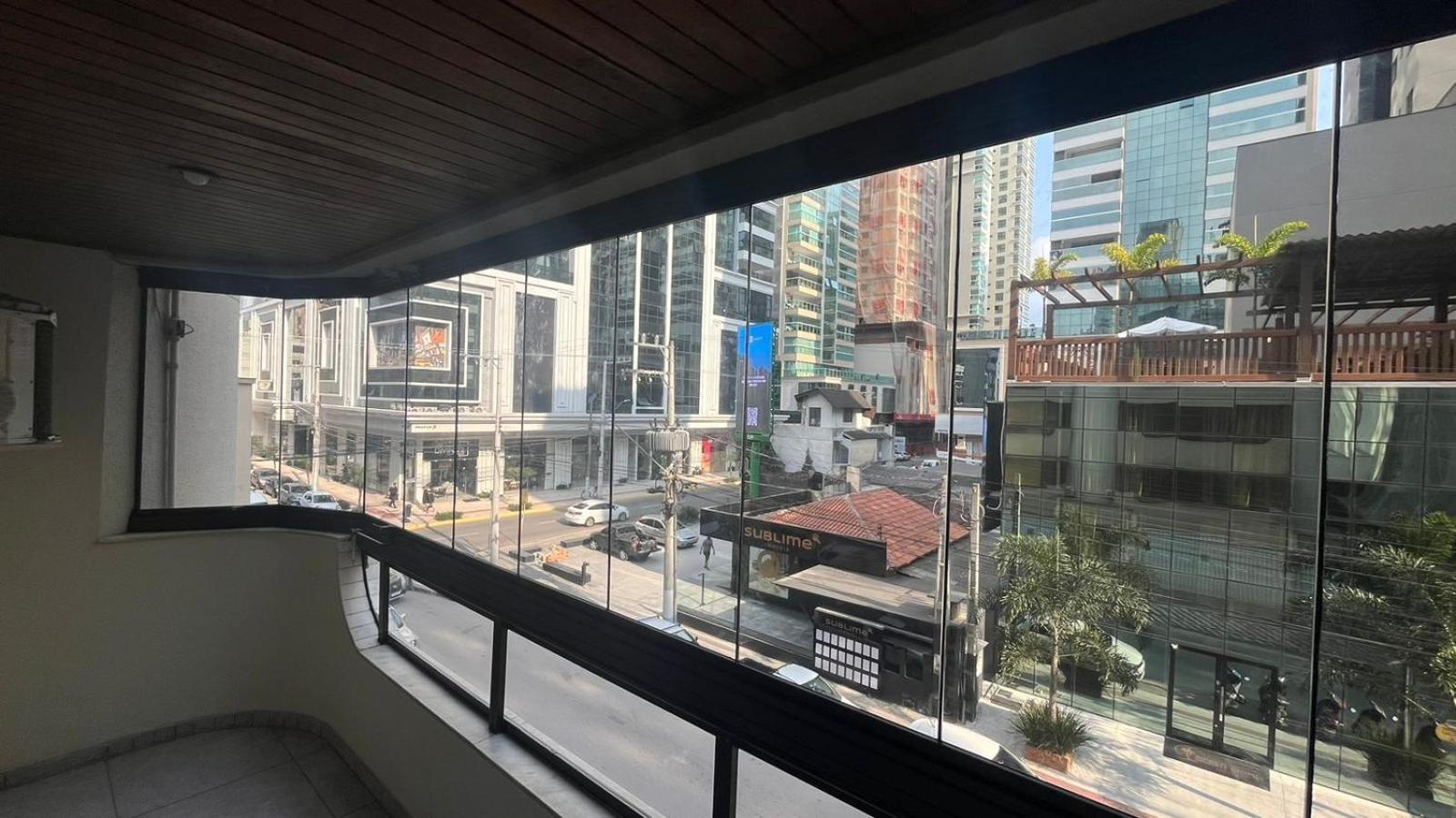 Apartamento Na Melhor Localizacao Da Meia Praia Itapema Eksteriør bilde